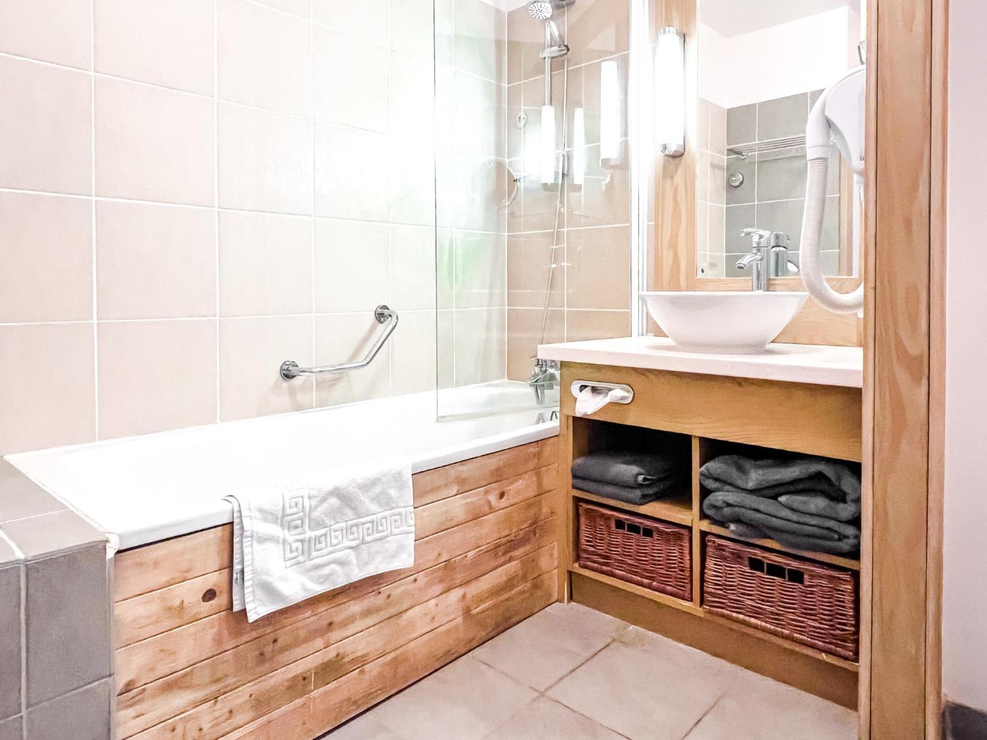 Large One-Bedroom Apartment, Wheelchair Adapted, Les Terrasses D'Eos Flaine Esterno foto