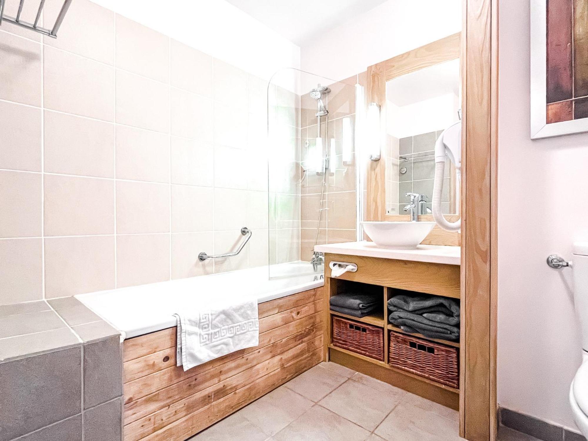 Large One-Bedroom Apartment, Wheelchair Adapted, Les Terrasses D'Eos Flaine Esterno foto