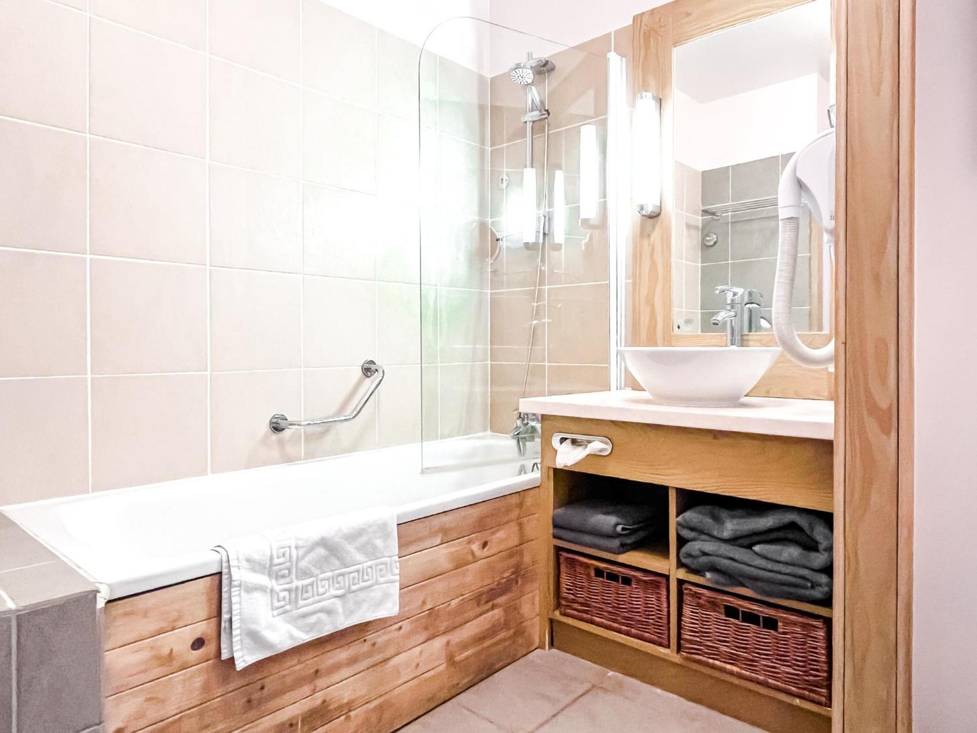 Large One-Bedroom Apartment, Wheelchair Adapted, Les Terrasses D'Eos Flaine Esterno foto
